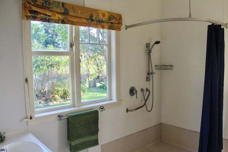 Photo of property in 15 Gleeson Road, Manakau, Levin, 5573