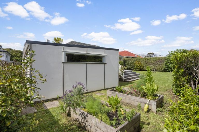 Photo of property in 67 Smythe Road, Henderson, Auckland, 0612