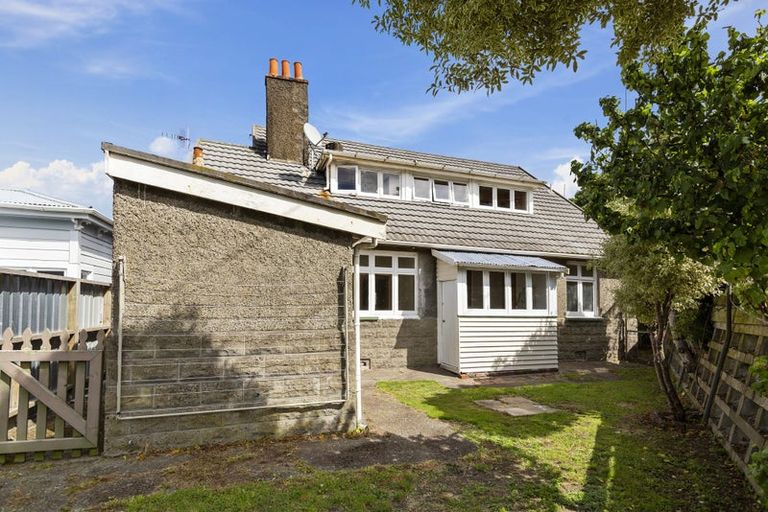 Photo of property in 22 Hector Street, Petone, Lower Hutt, 5012