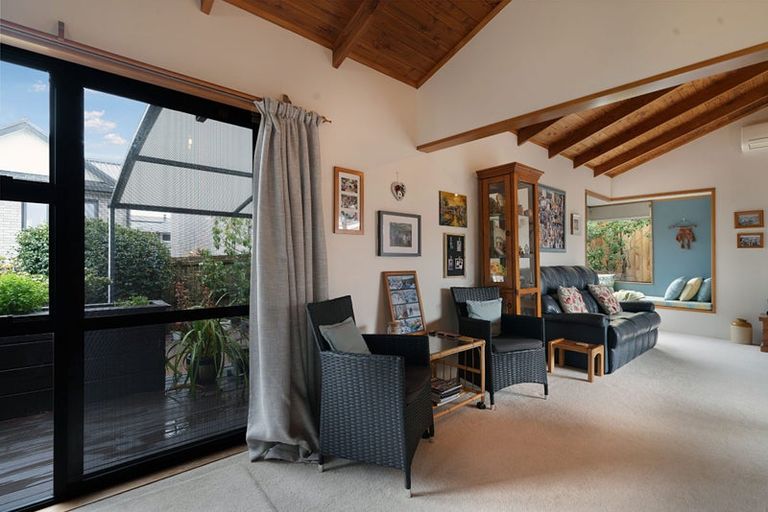 Photo of property in 1/24 Blacklock Avenue, Henderson, Auckland, 0612