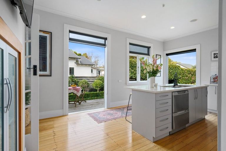 Photo of property in 5 Hamilton Road, Cambridge, 3434