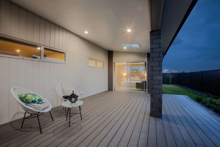 Photo of property in 67 Stace Hopper Drive, One Tree Point, 0118