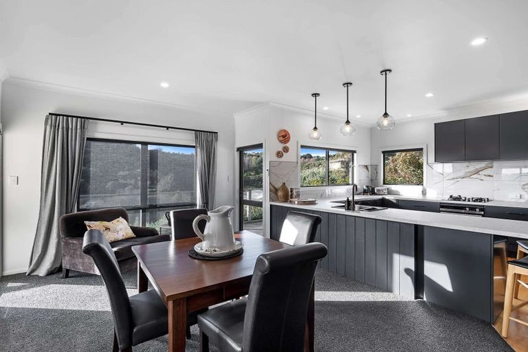 Photo of property in 1 Shakespeare Road, Bastia Hill, Whanganui, 4500