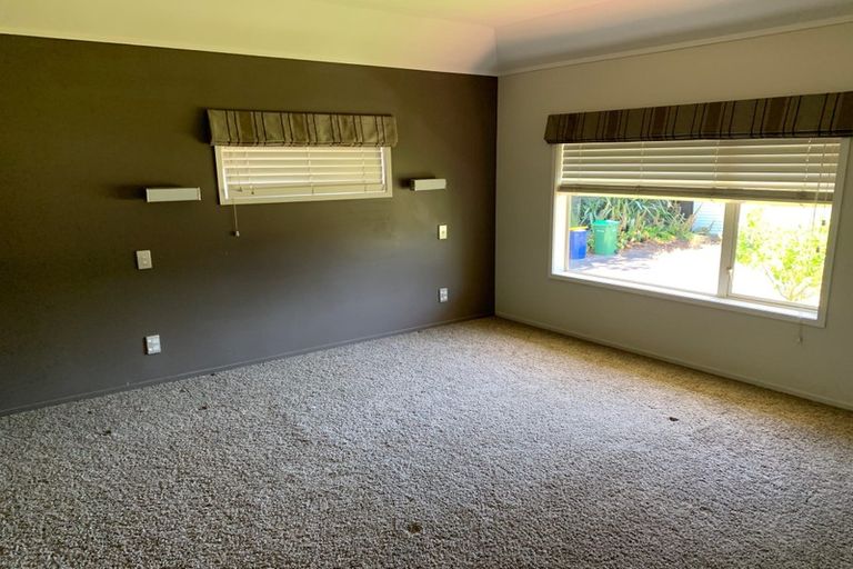 Photo of property in 41 Lynwood Road, New Lynn, Auckland, 0600