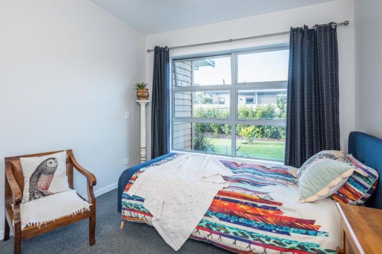 Photo of property in 2 Caterer Lane, Paraparaumu, 5032