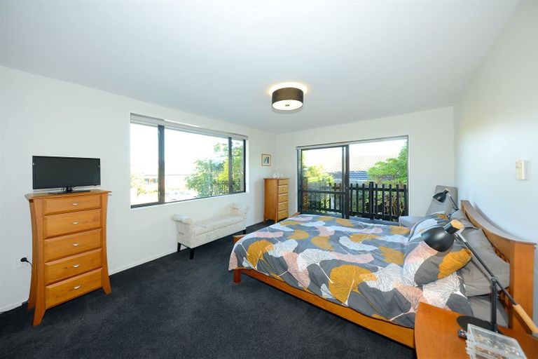 Photo of property in 8 Strathean Avenue, Avonhead, Christchurch, 8042