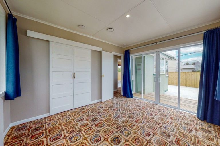 Photo of property in 11 Orchard East Road, Ngatea, 3503