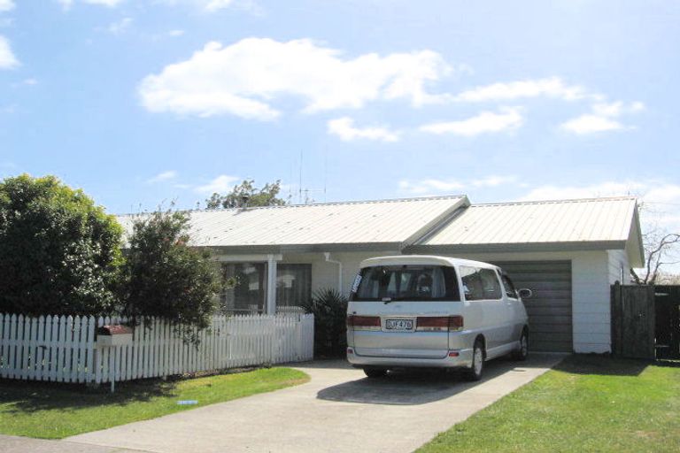 Photo of property in 5a Kimber Grove, Papamoa Beach, Papamoa, 3118