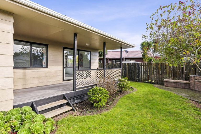 Photo of property in 99 Queens Road, Waikanae Beach, Waikanae, 5036