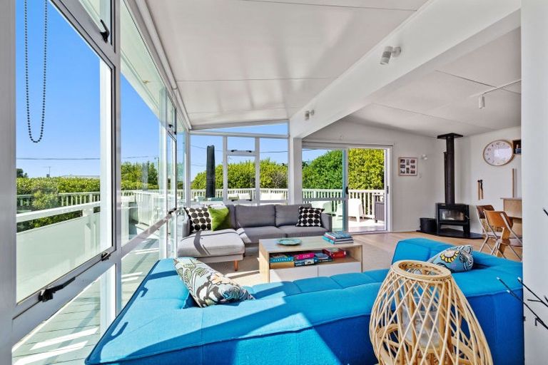 Photo of property in 48 Blue Pacific Parade, Riversdale Beach, Masterton, 5872