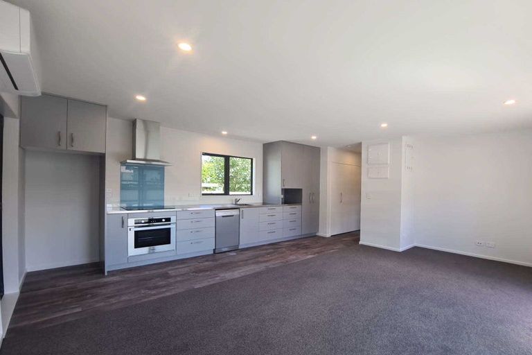 Photo of property in 1/11 Defoe Place, Waltham, Christchurch, 8023