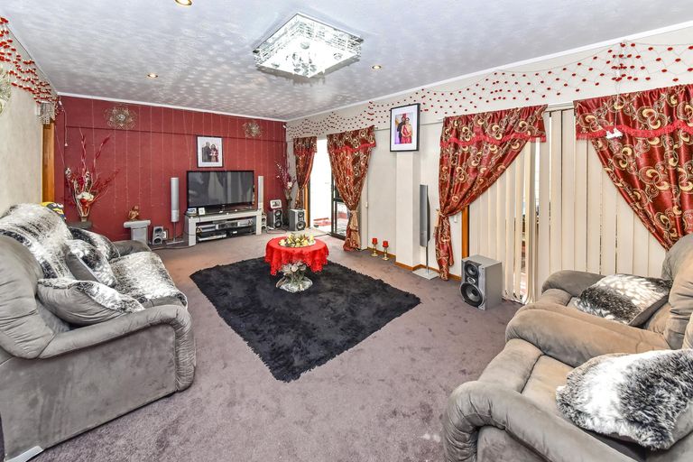 Photo of property in 1b Aspiring Avenue, Clover Park, Auckland, 2019