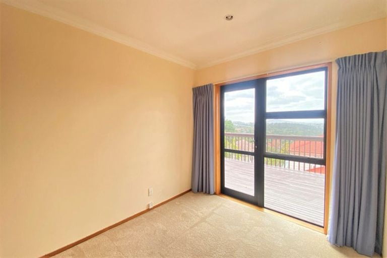 Photo of property in 12 Bragato Place, Chatswood, Auckland, 0626