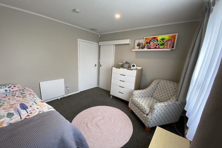 Photo of property in 17 Maple Street, Avondale, Auckland, 1026