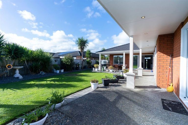 Photo of property in 15 Okarito Avenue, Levin, 5510