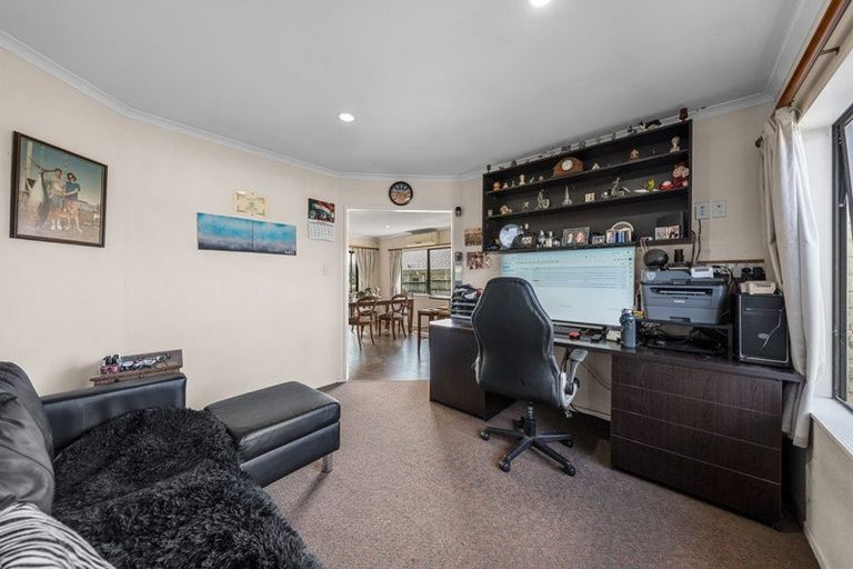 Photo of property in 33 Ruze Vida Drive, Massey, Auckland, 0614