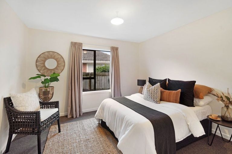 Photo of property in 43 Charlcott Street, Burnside, Christchurch, 8053