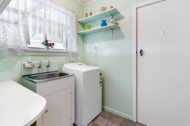 Photo of property in 69 Rhodes Street, Waimate, 7924