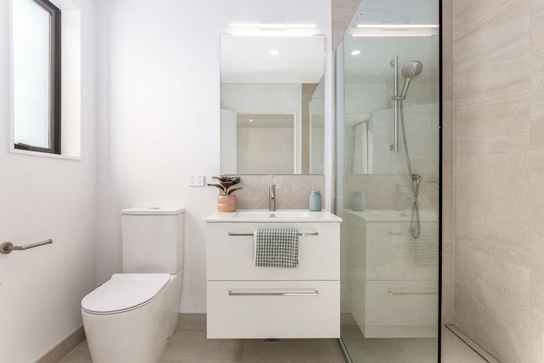 Photo of property in 2 Tiratu Rise, Whitby, 5024