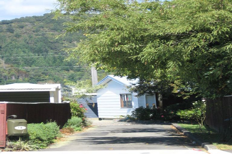 Photo of property in 1b Wood Street, Wallaceville, Upper Hutt, 5018