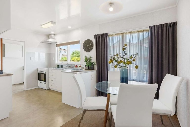 Photo of property in 1/52 Galsworthy Place, Bucklands Beach, Auckland, 2014