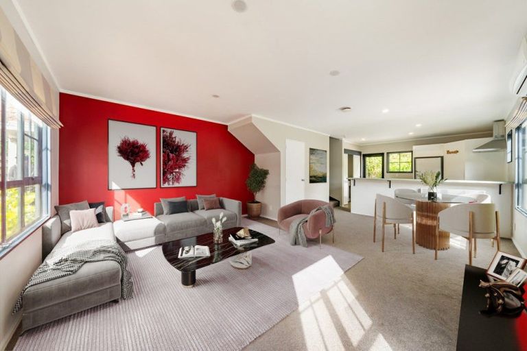 Photo of property in 16b Parsons Glen, Karori, Wellington, 6012