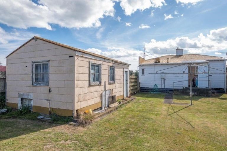 Photo of property in 64 Disraeli Street, Hawera, 4610
