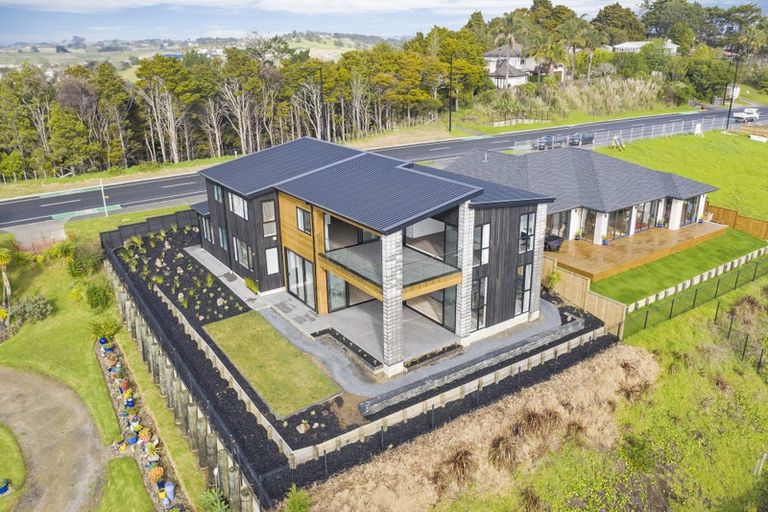 Photo of property in 98 Wainui Road, Silverdale, 0932