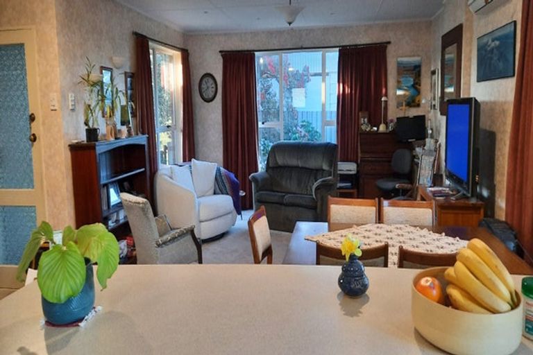 Photo of property in 11 Beaumont Place, Westbrook, Palmerston North, 4412