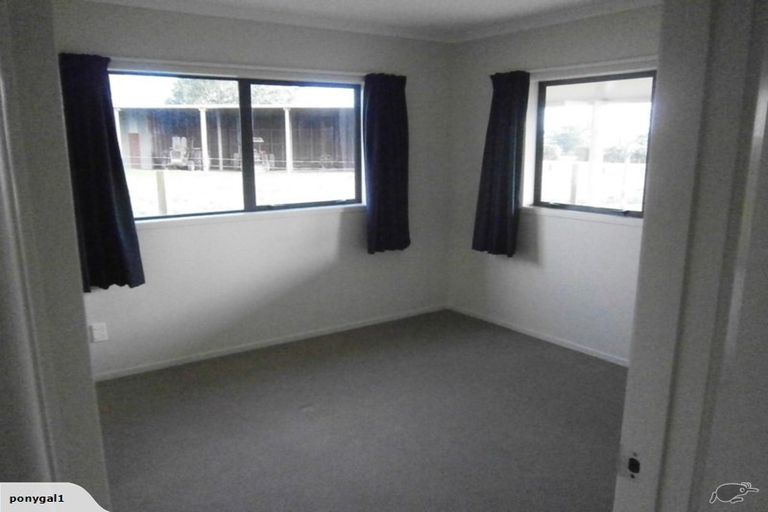 Photo of property in 581 Waitara Road, Huirangi, New Plymouth, 4373