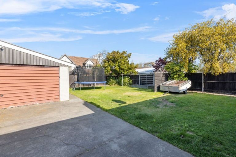 Photo of property in 33 Cullahill Street, Harewood, Christchurch, 8051