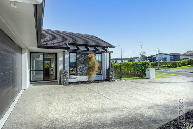 Photo of property in 19 Pohutukawa Parade, Riverhead, 0820