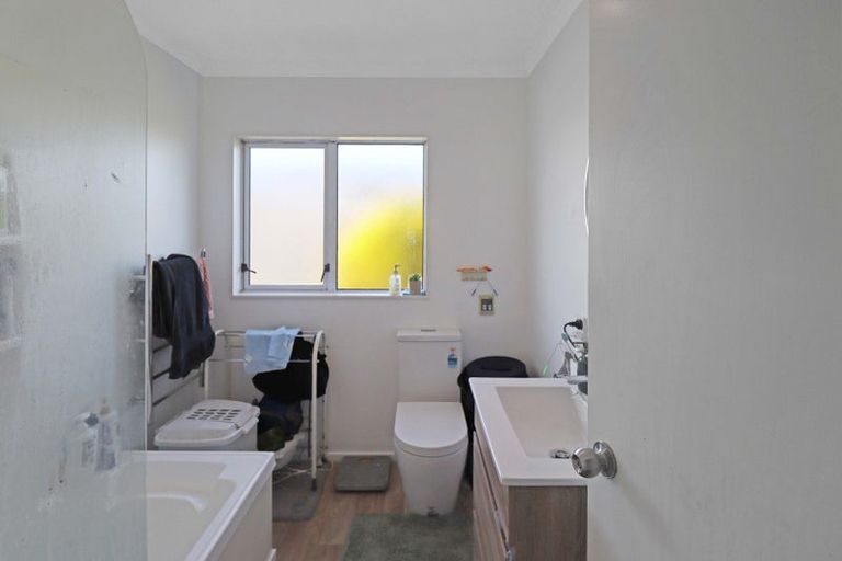 Photo of property in 275 Dowse Drive, Maungaraki, Lower Hutt, 5010