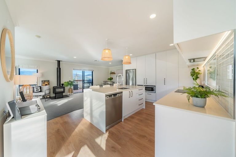 Photo of property in 23 Percy Kinsman Crescent, Riverstone Terraces, Upper Hutt, 5018