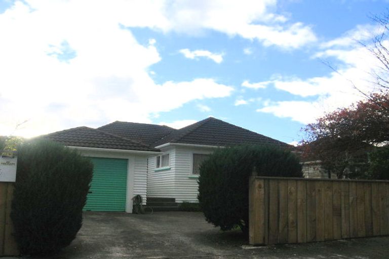 Photo of property in 27 Atiawa Crescent, Waiwhetu, Lower Hutt, 5010