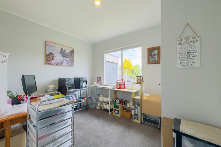 Photo of property in 1 Ohinemuri Place, Paeroa, 3600