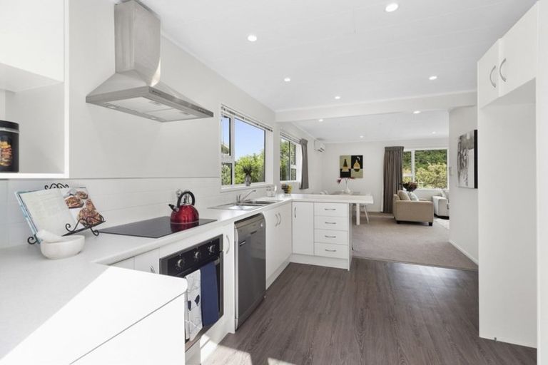 Photo of property in 5 Ayton Drive, Whitby, Porirua, 5024