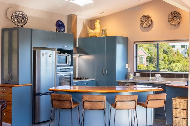 Photo of property in 41a Kotare Street, Waikanae, 5036