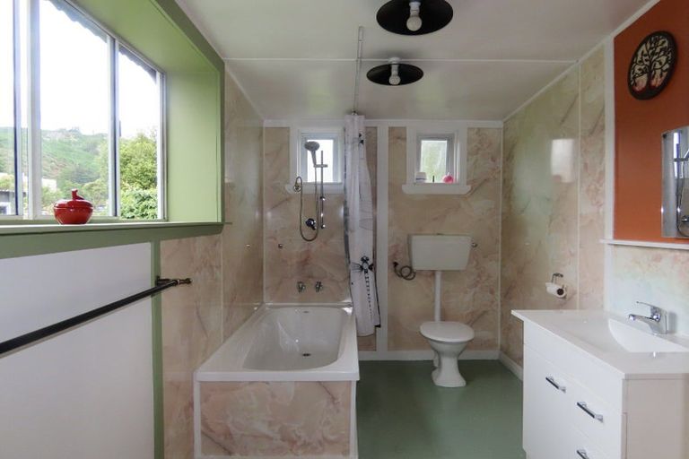 Photo of property in 69 Shiel Street, Reefton, 7830