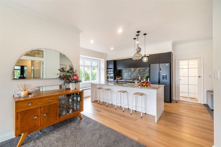 Photo of property in 6 Onehuka Road, Tirohanga, Lower Hutt, 5010