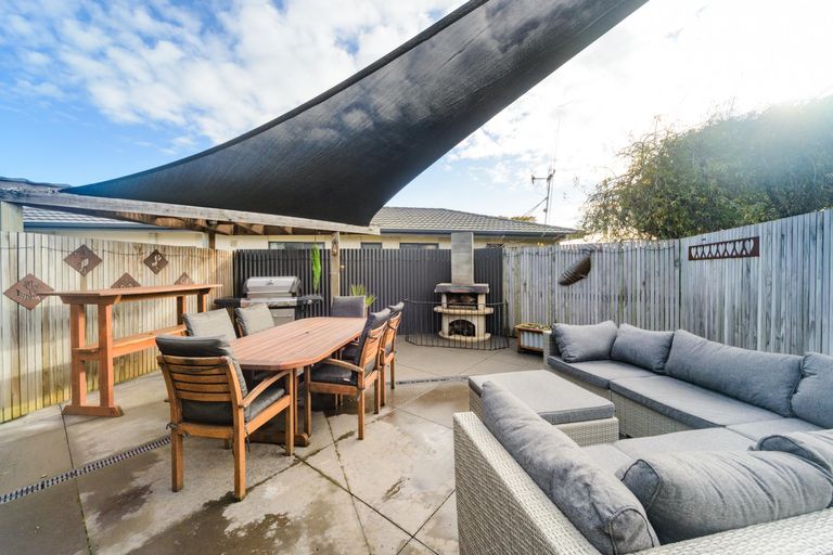 Photo of property in 14 Daniel Place, Kelvin Grove, Palmerston North, 4414
