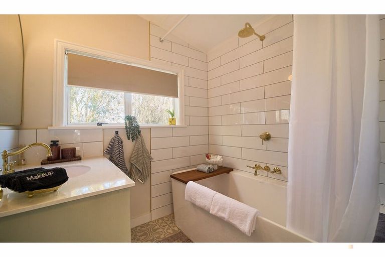 Photo of property in 260 Talbot Street, Geraldine, 7930