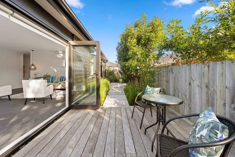Photo of property in 27a Lillian Place, Orewa, 0931