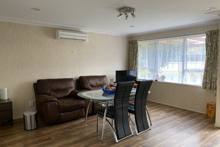 Photo of property in 1/22 La Perouse Street, Botany Downs, Auckland, 2010