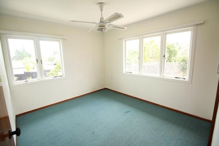Photo of property in 32a Toru Street, Te Atatu Peninsula, Auckland, 0610