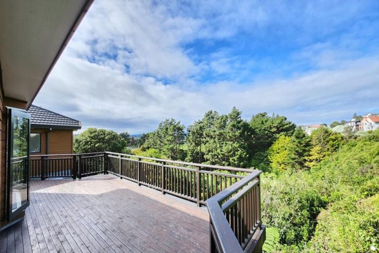 Photo of property in 6a Marjory Close, Broadmeadows, Wellington, 6035