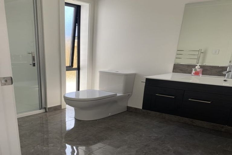 Photo of property in 2 Yulia Road, Flat Bush, Auckland, 2016