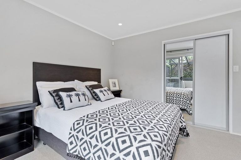 Photo of property in 1/22 Malters Place, Browns Bay, Auckland, 0630