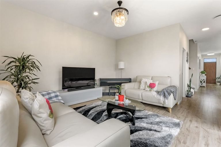 Photo of property in 5 Turehu Road, Papakura, 2110