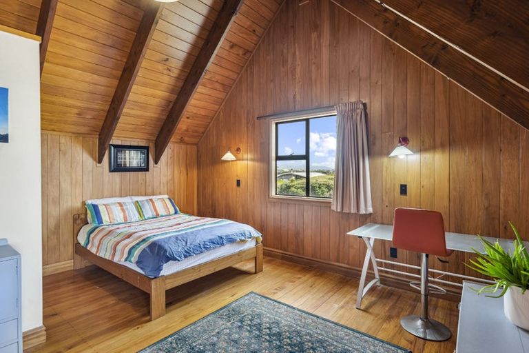 Photo of property in 11 Waiheke Street, Waikanae Beach, Waikanae, 5036